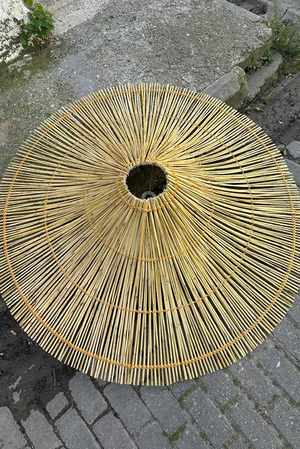 Demir Aksamlı Rattan ve Kargı Hasır Ufo Avize